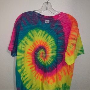 Super cute vibrant rainbow tie dye shirt